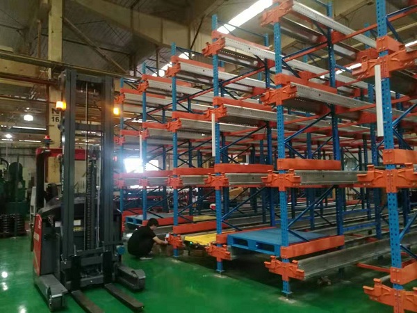 Speedlog Case - Speedshuttle dances with AGV forklit Speedlog Case - Speedshuttle dances with AGV forklit